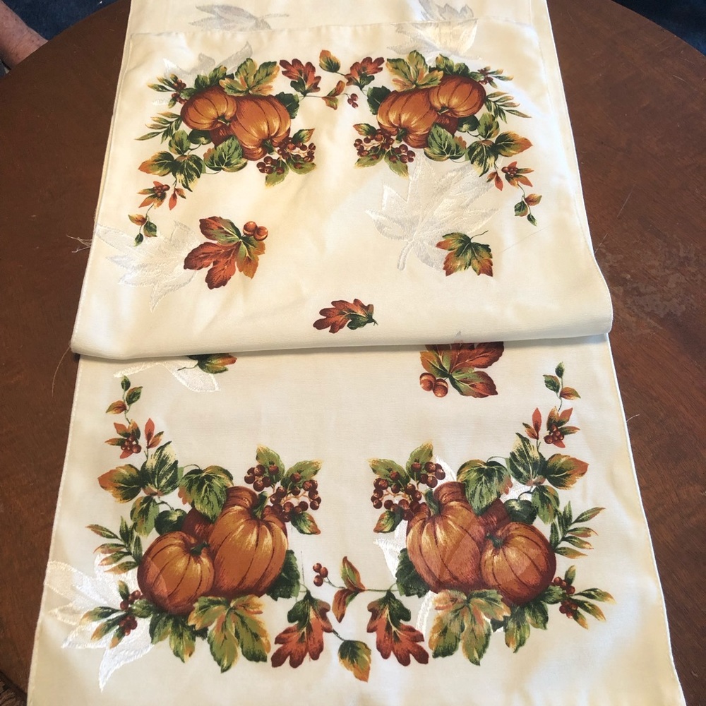 Fall pumpkin thanksgiving runner